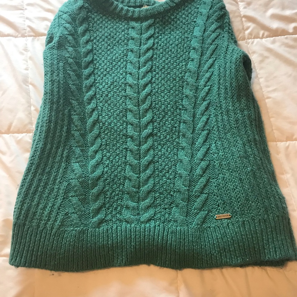 Hollister sweater
